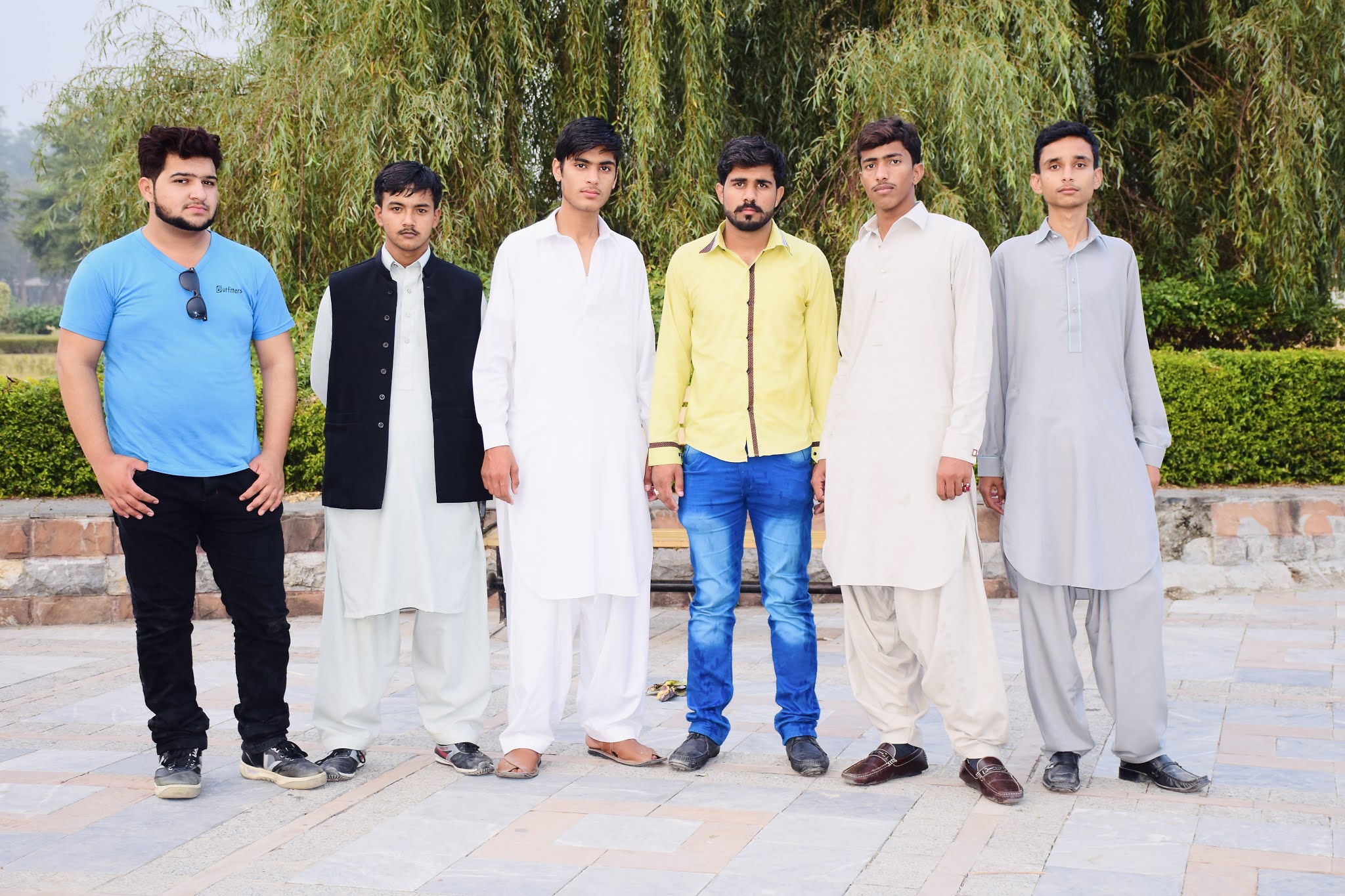 007 Chakwal Group Photo At Lake View Park College Trip