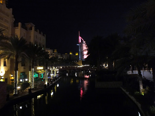 hotel vela en Dubai