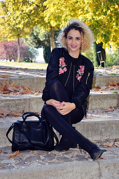 outfit-bomber-parches-flores-4