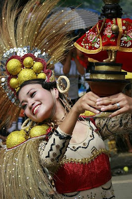 Sinulog 2009 Sexy Girls in Cebu Streets