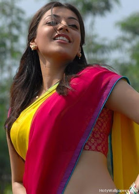 Kajal_Agrawal_beautiful_in_red_saree