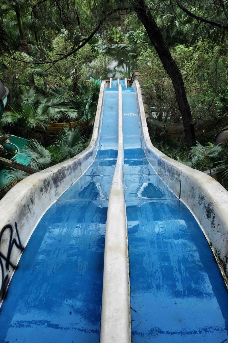 Hồ Thuỷ Tiên, ho thuy tien, ho thuy tien water park, ho thuy tien waterpark, water park in vietnam, vietnam water park, abandoned waterpark vietnam, abandoned water park vietnam, abandoned water park hue, vietnam abandoned water park, abandoned water park in vietnam,