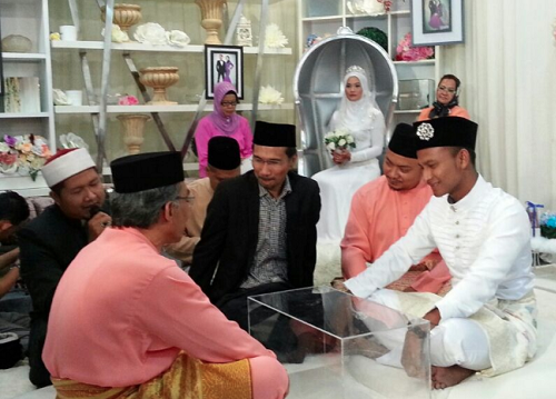 Black Mentor Sah menjadi Suami kepada Naquia Yasirah