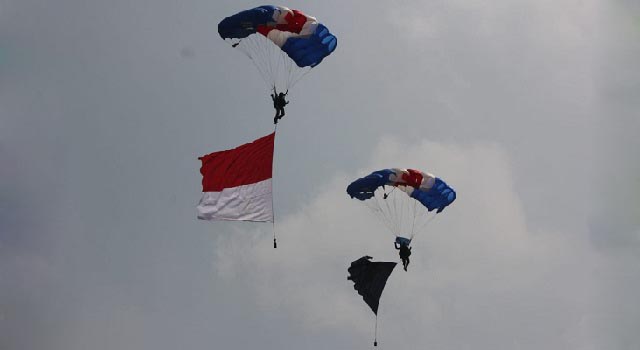Atraksi Cabang Olahraga Dirgantara Meriahkan Peringatan Hari Bakti TNI AU Ke-75