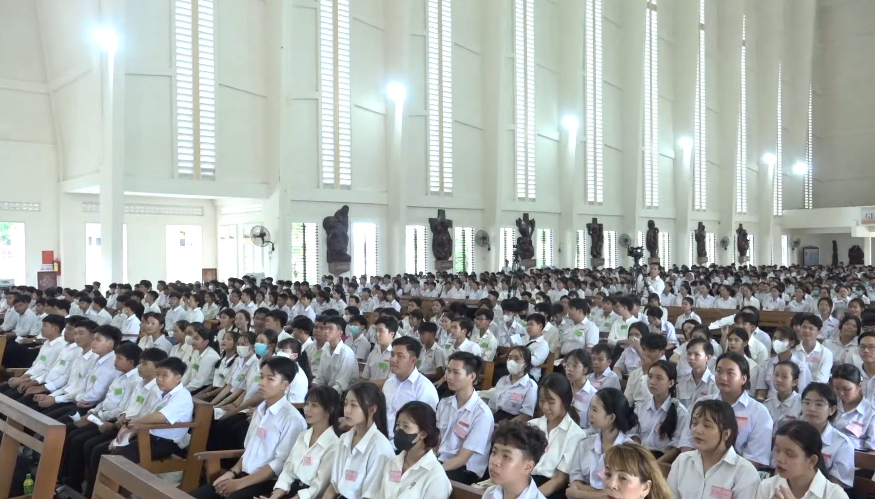 Giáo phận Vĩnh Long: “Được kêu gọi gieo hy vọng và xây dựng hòa bình” – Ngày Hội ơn gọi 2024