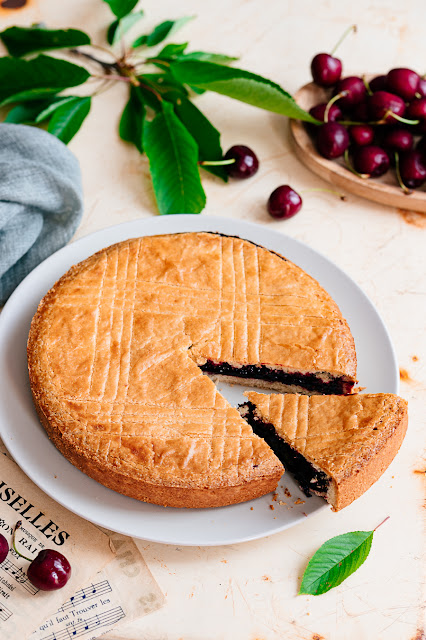 Gâteau basque aux cerises