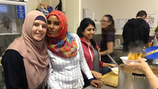 Relawan Muslim Australia Santuni Tunawisma