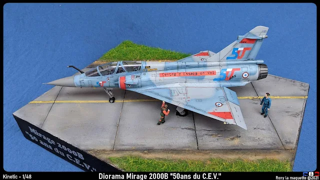 Diorama Kinetic Mirage 2000B "50ans du C.EV" au 1/48.