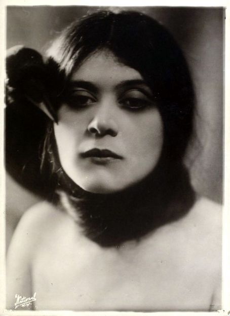 Theda Bara Vampalicious Vixen