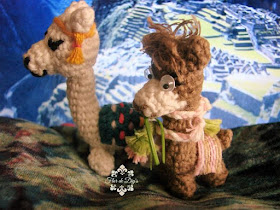 amigurimis-a-ganchillo-de-alpaca-y-llama-flor-de-diys