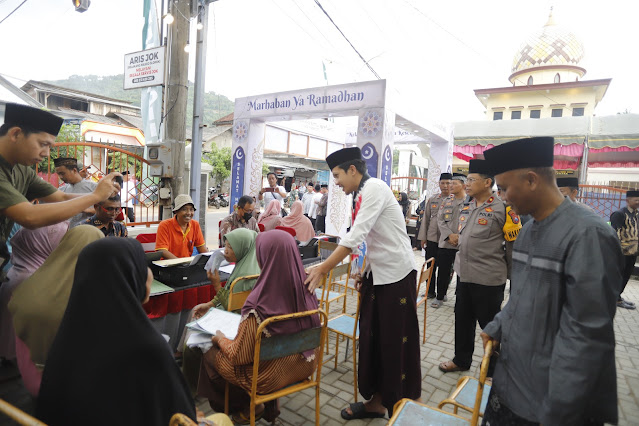 Mas Wabup Syah Tinjau Layanan Masyarakat Saat Safari Ramadhan di Kecamatan Panggul