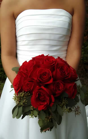 red wedding bouquet