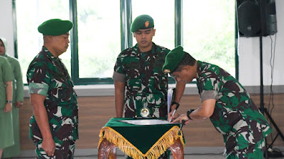 Danrem Menerima Penyerahan Jabatan Kasiops Kasrem 044/Gapo