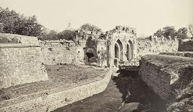 Battle damage to the Kashmere Gate in Delhi 1857