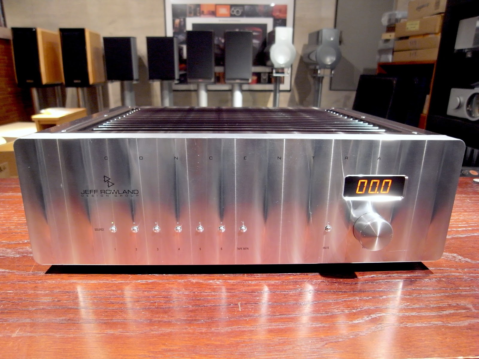 Sis Audio Blog 中古品情報 Jeff Rowland Concentra