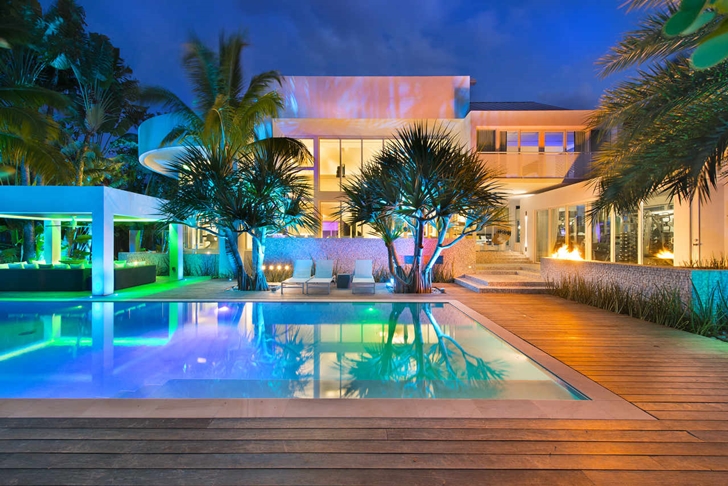 Backyard of Modern mansion in Miami