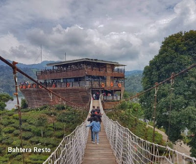 Bahtera resto merupakan tempat wisata alam baru keren abis di bandung