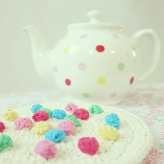 ByHaafner, dots, crochet, bobble stitch, hot pad, Cath Kidston teapot, white & colours