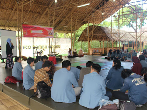 Pelatihan wirausaha di ECO Bambu Cipaku