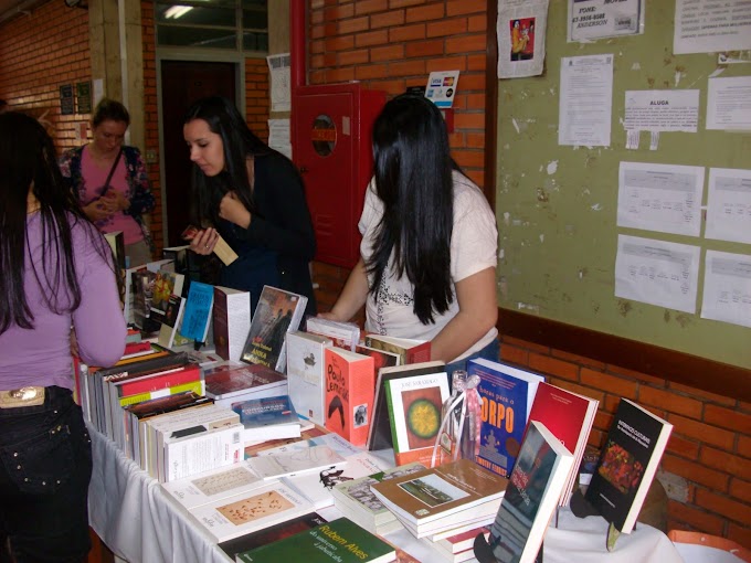 PET participa do III EDEL- “Encontro Diálogo entre Letras”