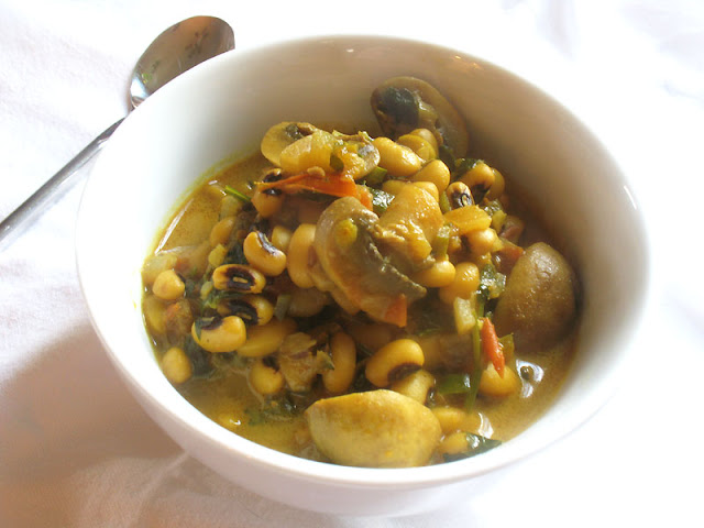 Curried Black-Eyed Peas with Mushrooms and Coconut Milk