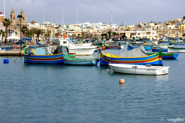Le tipiche imbarcazioni nel porto di pescatori di Marsaxlokk