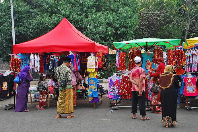 Ropa en el mercado de Yakarta