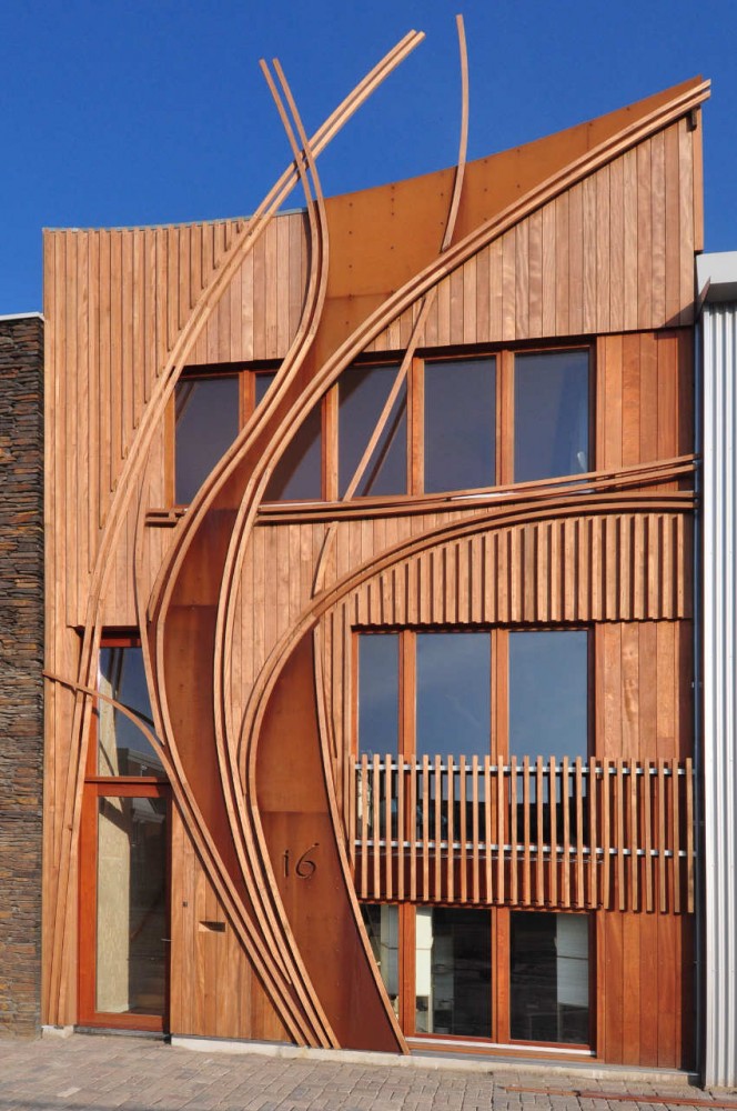 Beautiful Houses: Corten steel and wood facade house ...