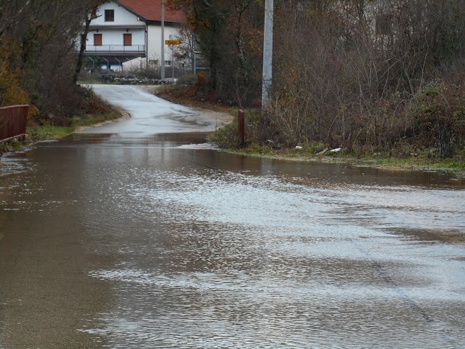 Nabujale vode Šipovače, mještani strahuju od novih poplava