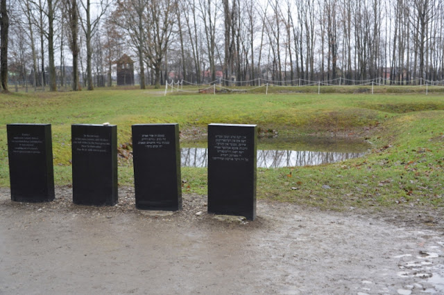 BIRKENAU-LAPIDI-COMMEMORATIVE