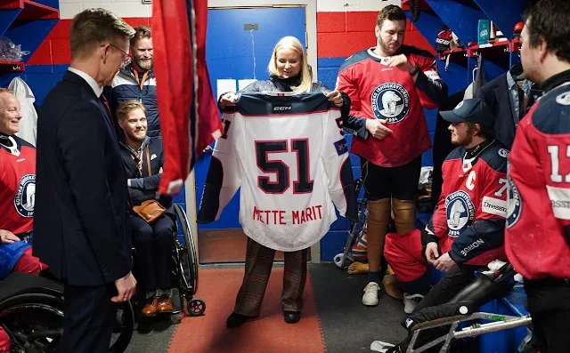 Crown Princess Mette-Marit wore fouquet trousers by Pallas Paris. Norway and Great Britain World Para Ice Hockey match