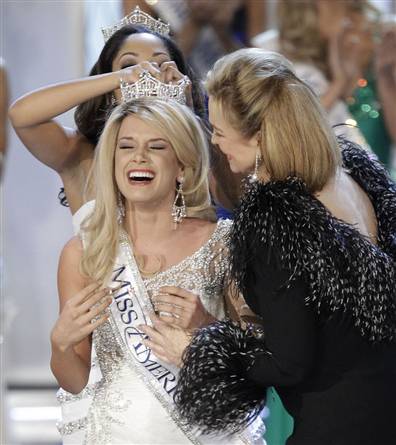 Miss Nebraska Teresa Scanlan is crowned Miss America 2011