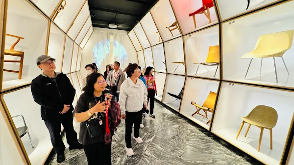 ▲考察團參訪了設計節的重要展館-丹麥設計博物館，該館為丹麥設計領域的國家殿堂，從經典家具到現代作品都有收藏。（彰化縣政府提供）