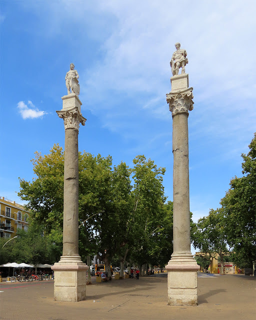 Roman columns with statues of Hercules and Julius Caesar, Alameda de Hércules, Seville
