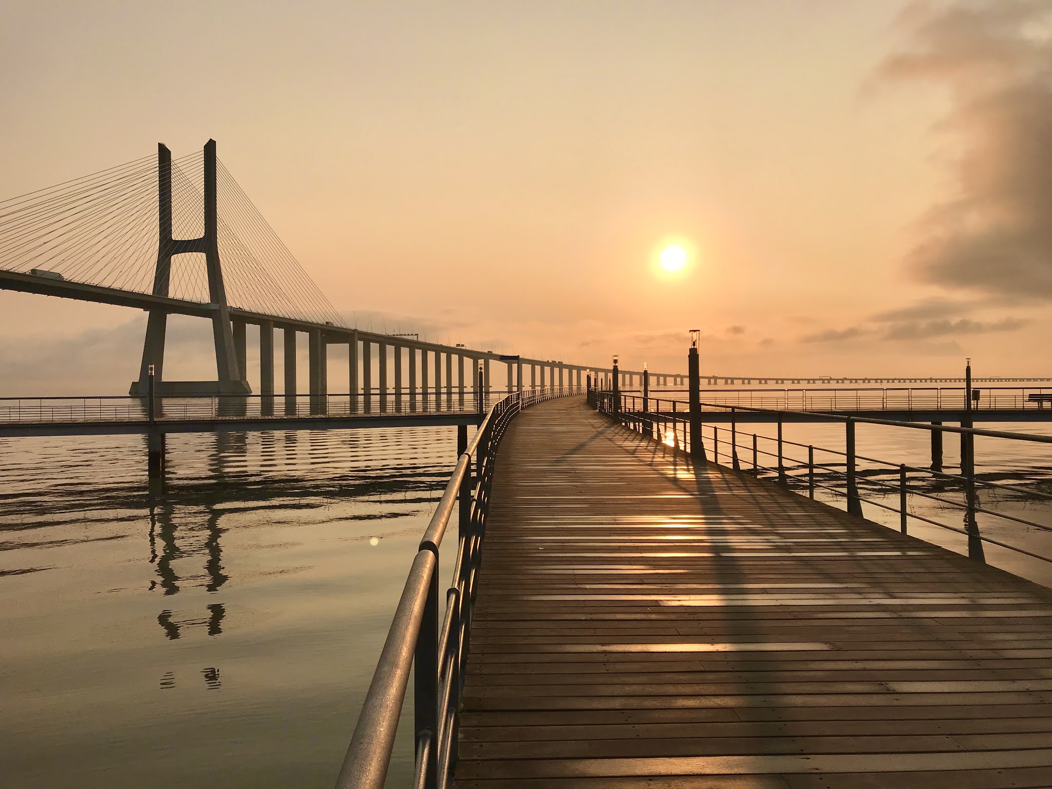 Ponte Vasco da Gama, Lisboa, Portugal, sunrise