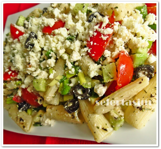 yunan makarna salatasi greek pasta salad 2