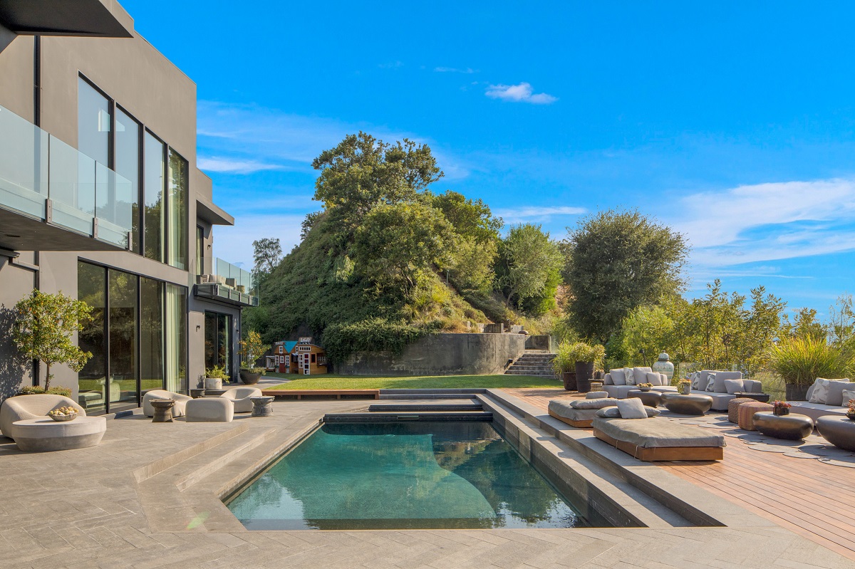 JOHN LEGEND AND CHRISSY TEIGEN STYLISH BEVERLY HILLS HOME