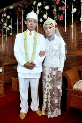 Desain Baju Kebaya Pengantin Modern terbaru