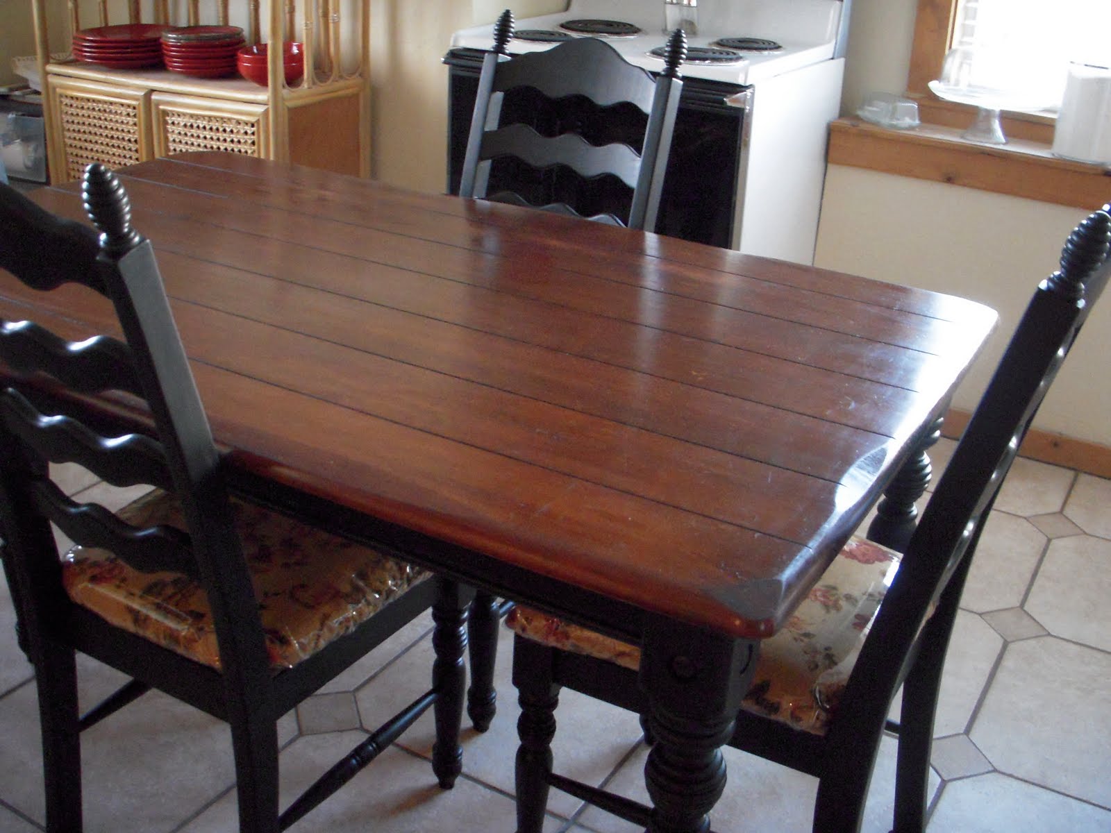 Do It Yourself Divas DIY Kitchen Table Makeover