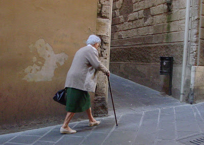 walking in Todi