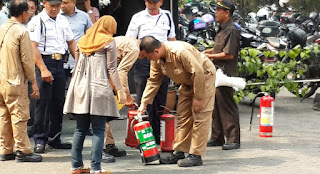 pengecekan tabung pemadam api