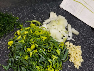 Danie wegetariańskie - przepis na zupę krem z brokuła oraz pora