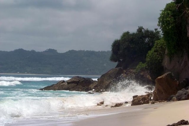Pantai Tei Tena di Kabupaten Sumba Barat, Provinsi Nusa Tenggara Timur
