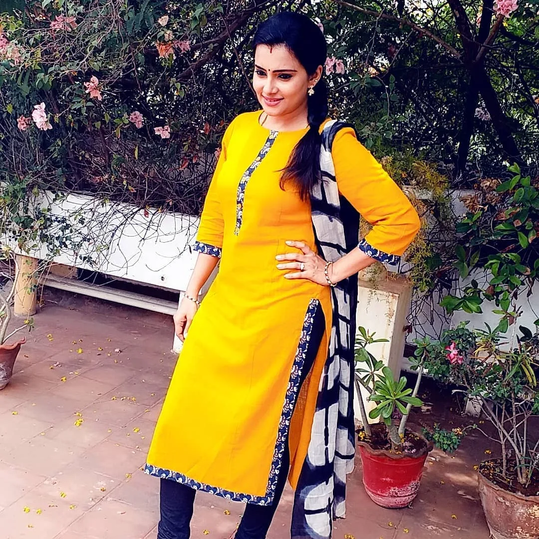 Tv Serial Actress Shruthi raj New Glamorous Photoshoot