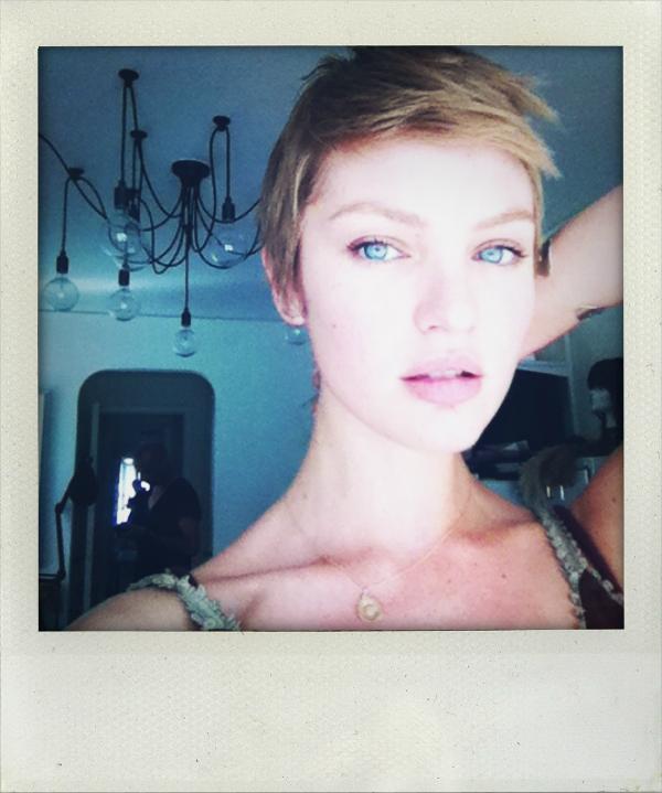 Candice Swanepoel short hair WIG OR REAL Posted by the reef at 530 PM