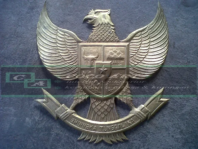 kerajinan logo garuda kuningan