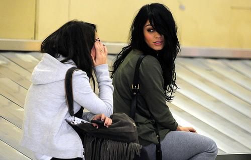 vanessa hudgens and stella hudgens 2009. vanessa hudgens waiting at