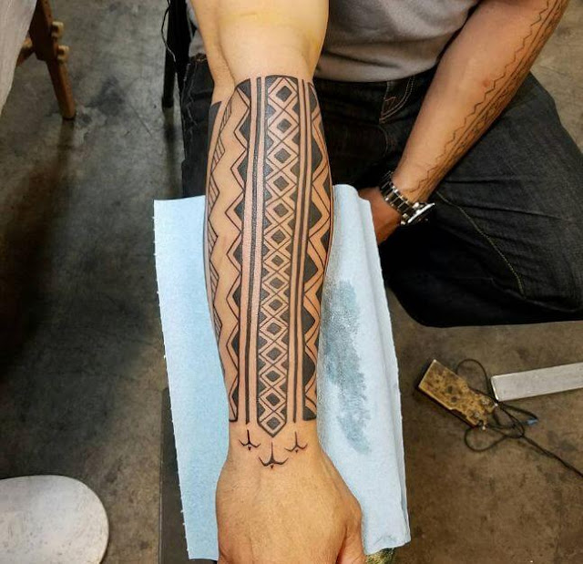 40 fotos e modelos de tatuagens em tribal para os homens