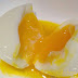 Bahaya memakan telur rebus separuh masak yang tidak diketahui ramai