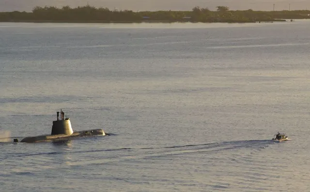 submarino-214-corea-del-sur-puerto-Apra-Guam